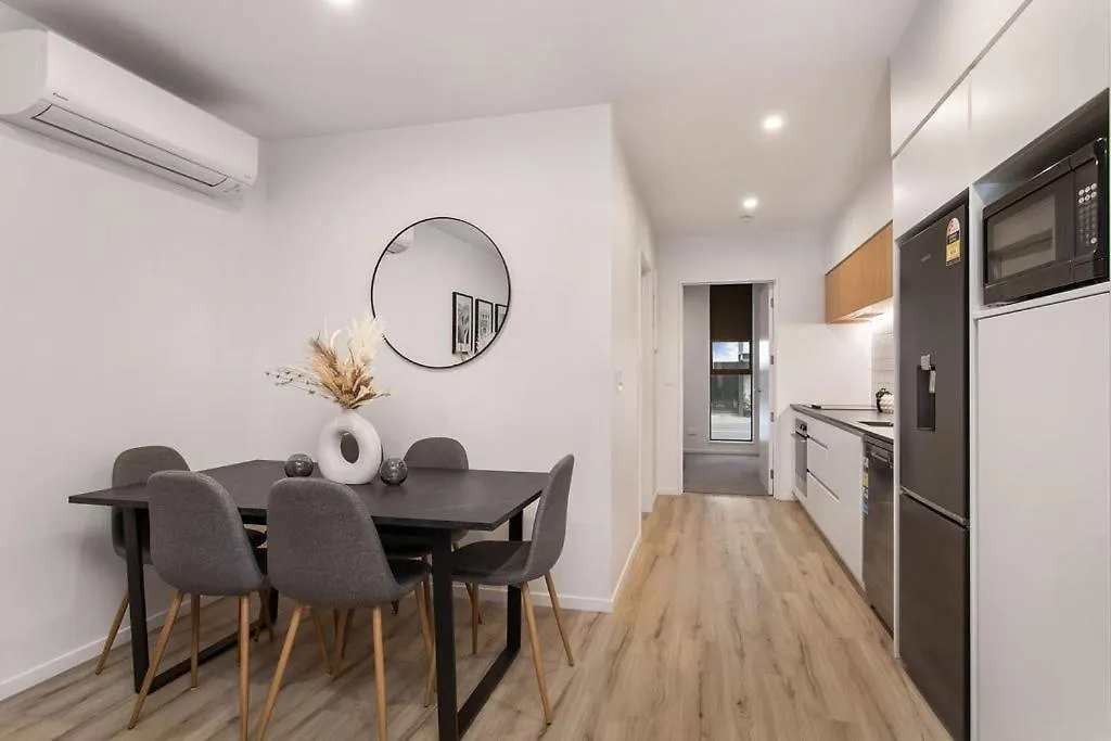 What A Cutie Cbd 3 Mins To Handy Secure Park. Christchurch Apartment